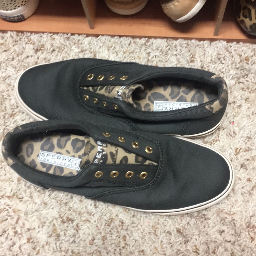 Leopard Sperrys